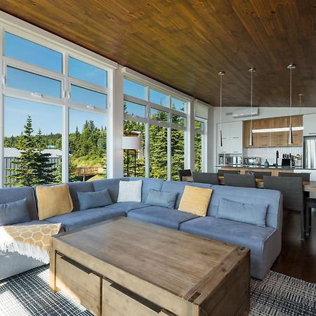 Les Chalets Du Massif De Charlevoix Петит-Ривиер-Сен-Франсоа Екстериор снимка
