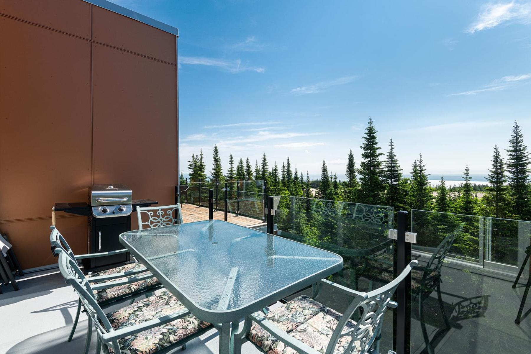 Les Chalets Du Massif De Charlevoix Петит-Ривиер-Сен-Франсоа Стая снимка