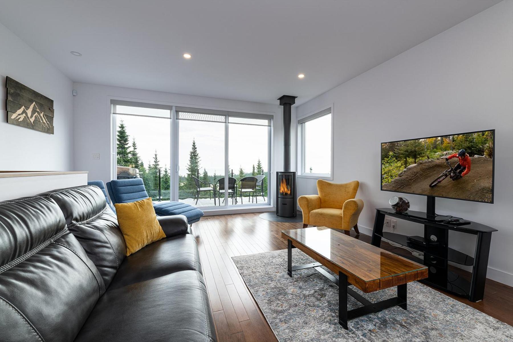 Les Chalets Du Massif De Charlevoix Петит-Ривиер-Сен-Франсоа Екстериор снимка